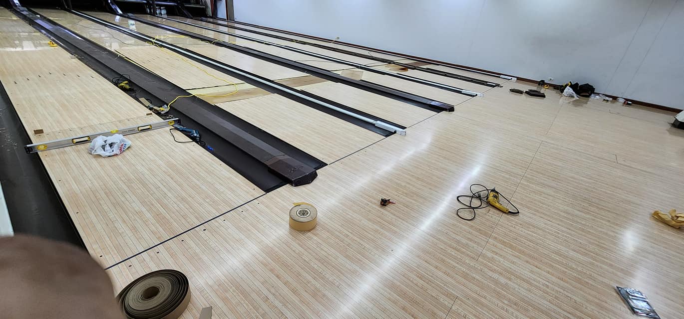 Club Internacional de Arequipa - Detalle de instalación de máquinas de bowling